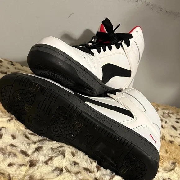 Puma White and Red High-Tops with Black Details - Picture 2 of 4